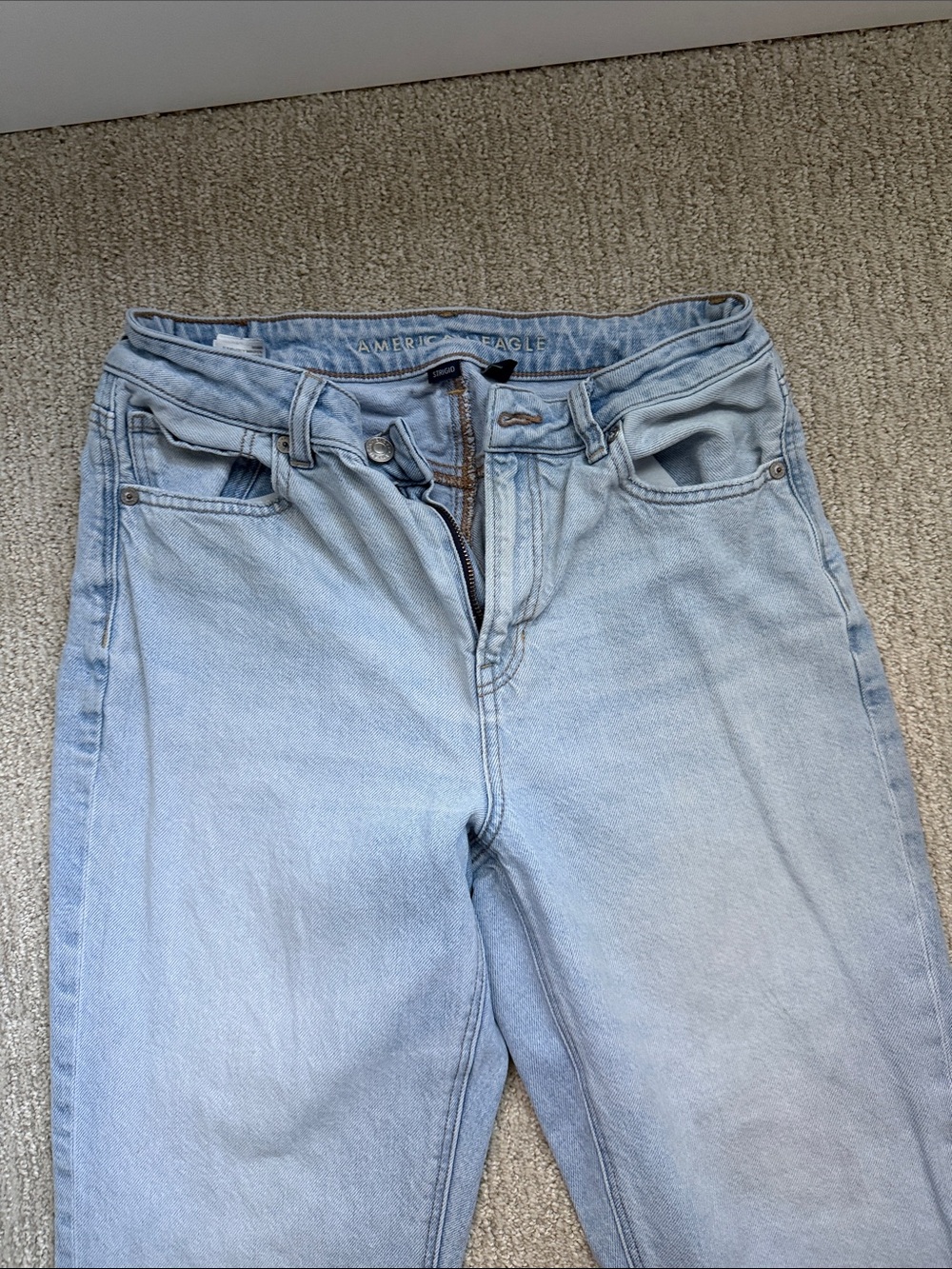 American Eagle Outfitters Light Blue High-Rise Straight Jeans - Picture 2 of 4